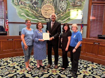 Mayor Presents Proclamation to SWC