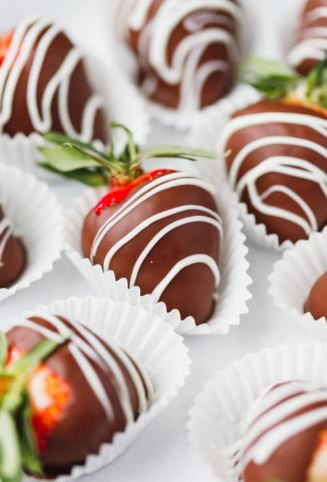 RESERVE YOUR HAND DIPPED STRAWBERRIES FOR VALENTINES!